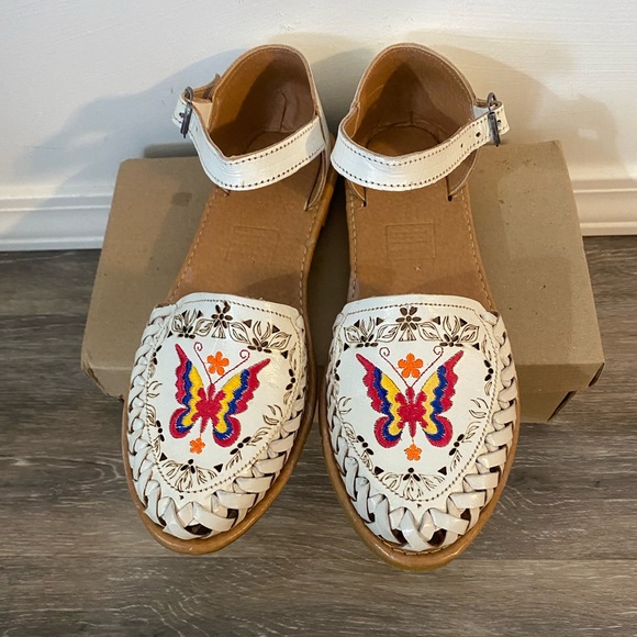 butterfly mexican style sandals - Picture 3 of 3